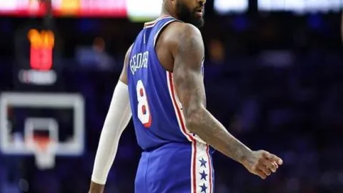 雷特吉离场引替补席激情，教练透露全场出场有隐患